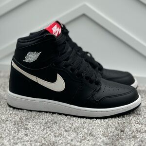 Nike Air Jordan 1 Mid - Black and White - Size 4Y - Used